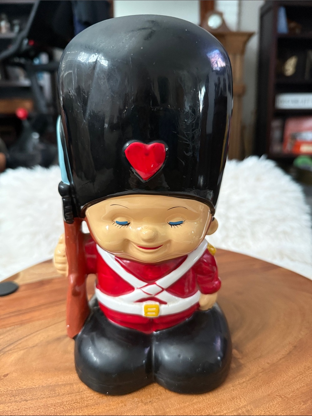 Vintage Queens Soldier Ceramic Coin Bank 10” Christmas Valentines Rune? Naito?